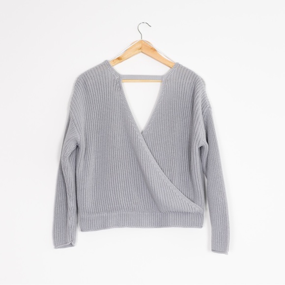 Small deep v-neck sweater - Picture 4 of 6